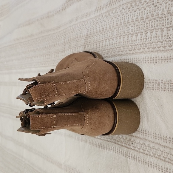 Blondo Genuine Leather Lace Up Ankle Boots Neutral Tan Brown READ DESCRIPTION - Picture 4 of 7